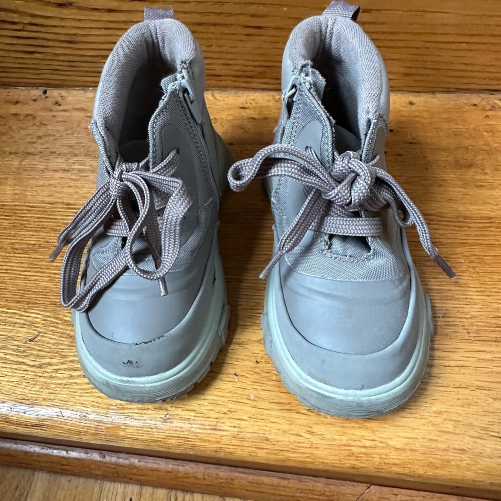 ZARA Toddler girls rubber sole boots gray taupe size 8